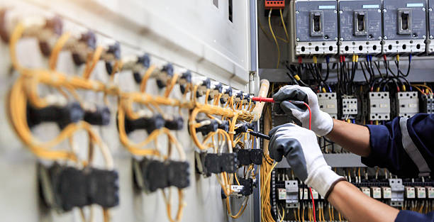 Professional Electrician technician working in Lytle, TX